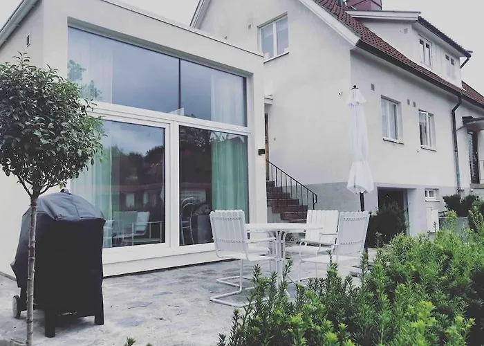 Eget Hus I Oergryte. Goeteborgs Baesta Laege!