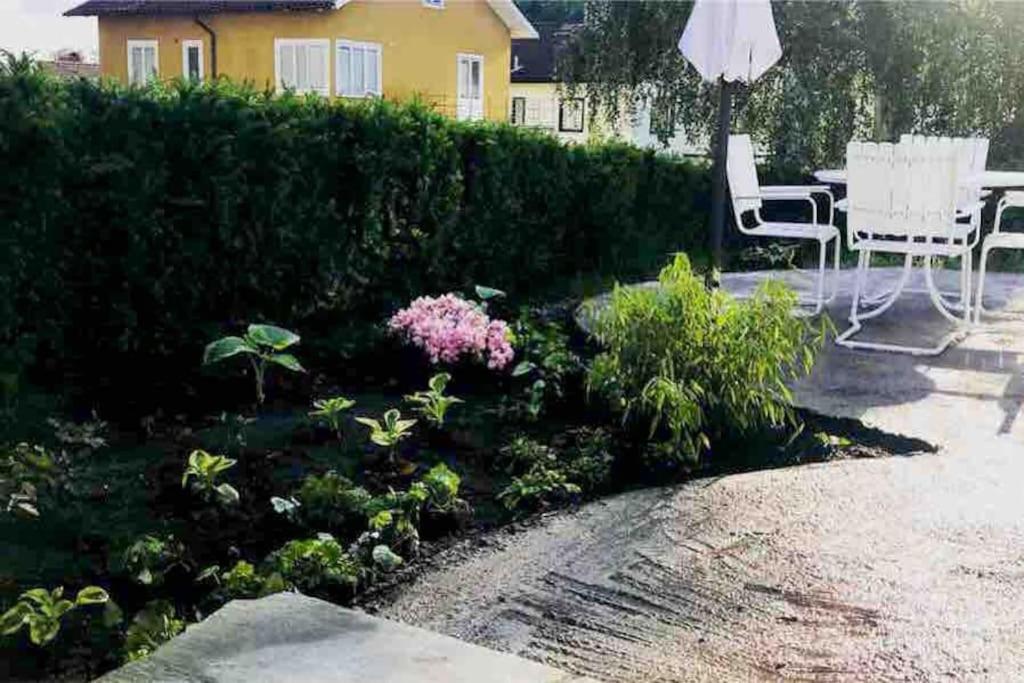 Eget Hus I Oergryte. Goeteborgs Baesta Laege!